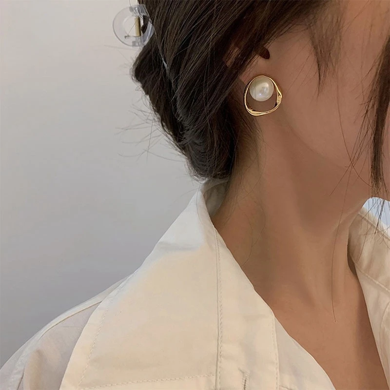 Elegant Gold Round Pearl Stud Earrings for Women