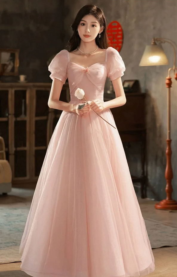 Luxurious Pink Evening Dress Elegant Women’s Formal Gown