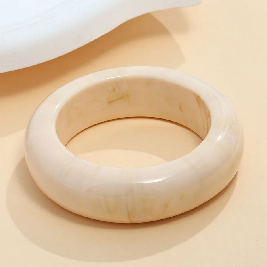 Elegant Vintage Irregular Resin Cuff Bracelet