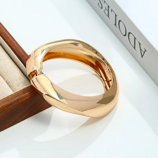 Elegant Vintage Irregular Resin Cuff Bracelet