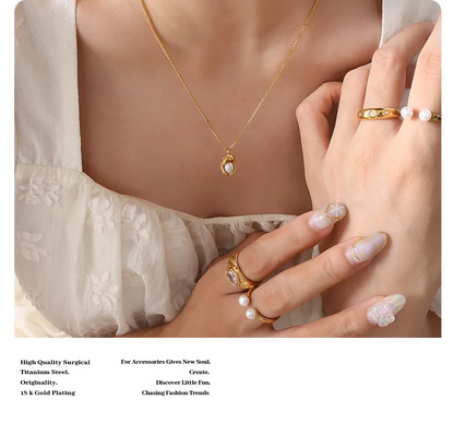 Fashion Inlaid Pearls Pendant Necklace for Women