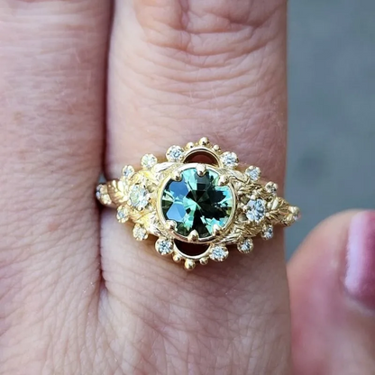 Elegant Green Zircon Inlaid Ring