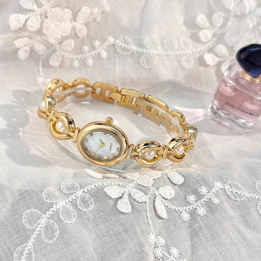High-End Women’s Quartz Watch Elegant Oval Vintage Design