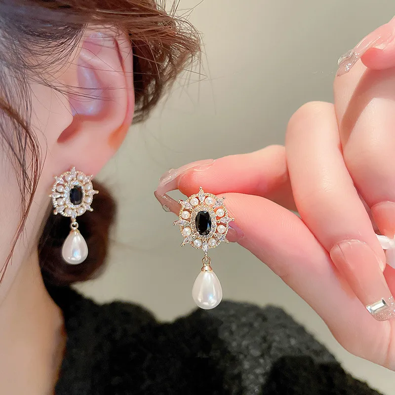 Classic Vintage Black Pearl Earrings