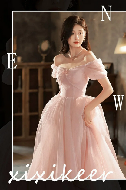 Luxurious Pink Evening Dress Elegant Women’s Formal Gown