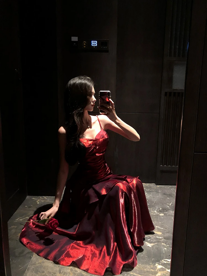 Elegant Ruffle Gown  Sexy Sleeveless Spaghetti Strap Prom & Party Dress