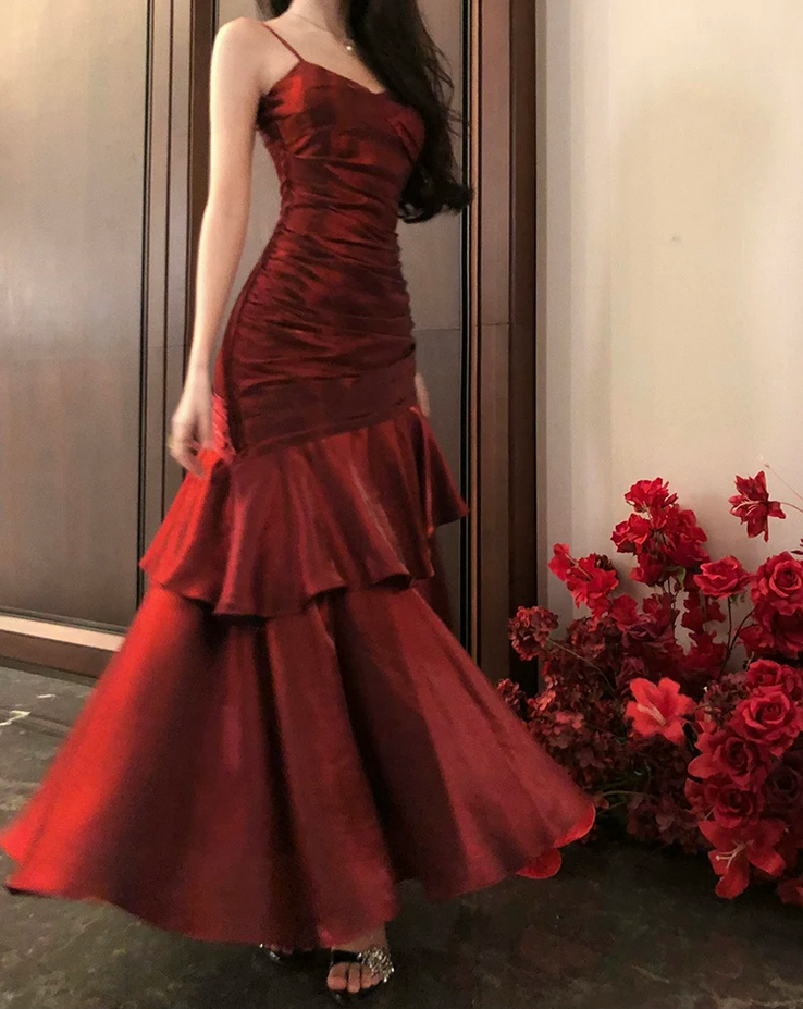 Elegant Ruffle Gown  Sexy Sleeveless Spaghetti Strap Prom & Party Dress