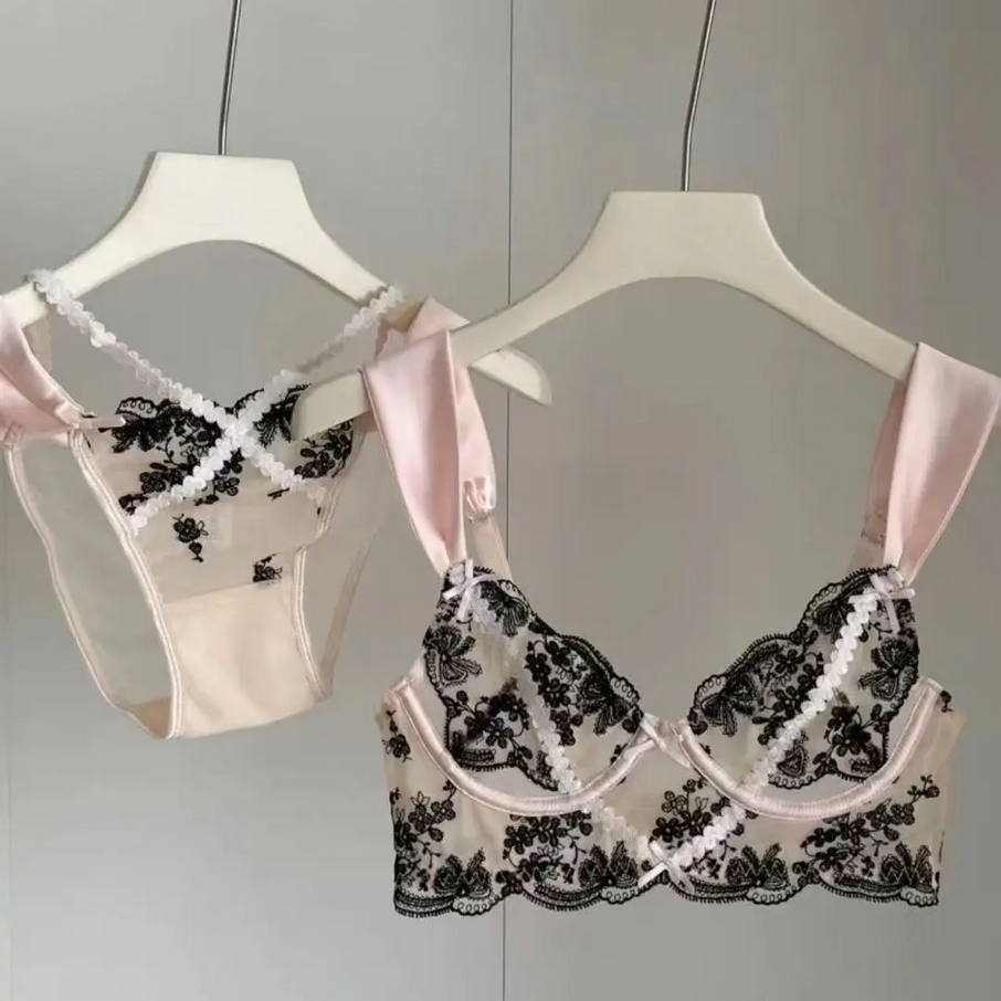Floral Lace Ribbon Bra Set