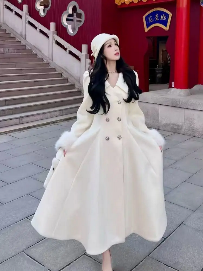Luxurious White Fur-Trimmed Princess Coat